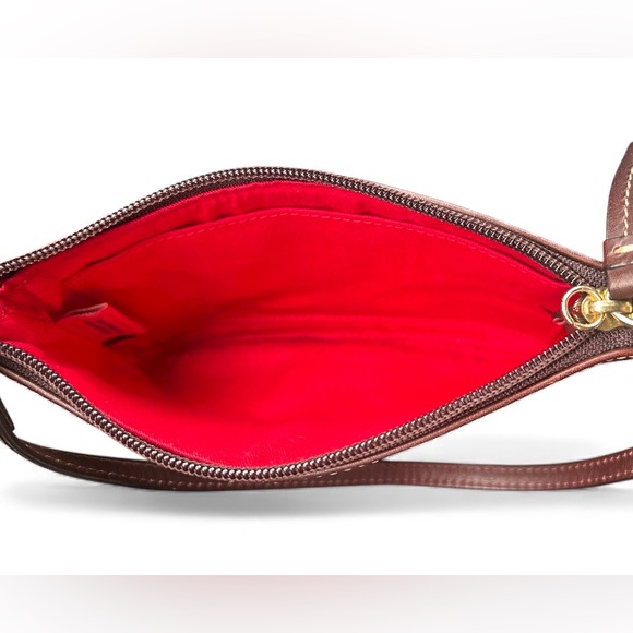 Dooney & Bourke Heart And Star Logo Wristlet - Picture 5 of 6